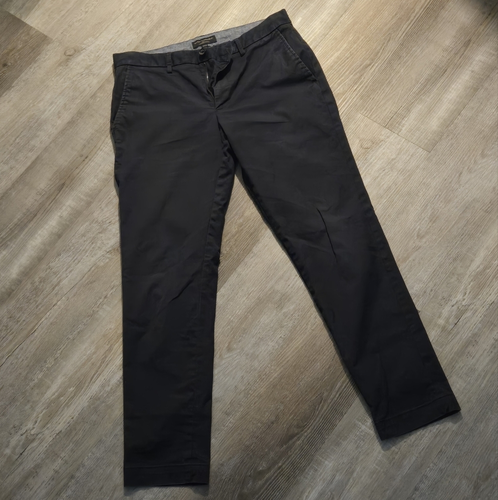 Mens Banana Republic 31x32 Dark Blue Chinos
